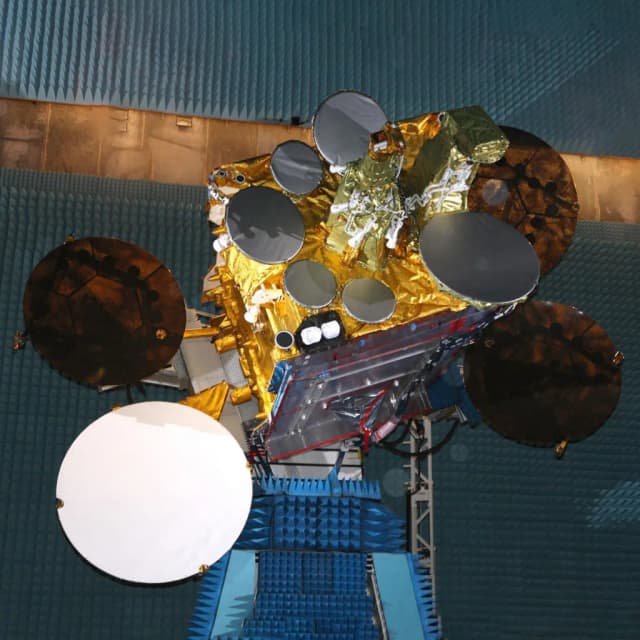 ISSUE 005 @studioplastique