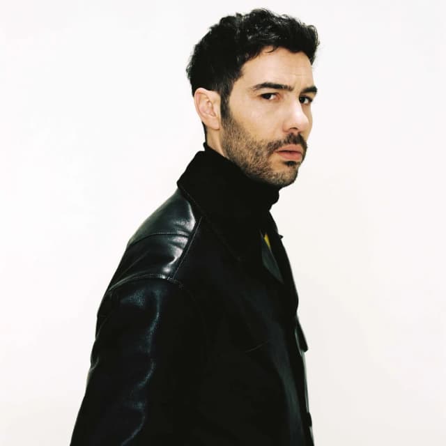 ISSUE 002 @thibautgrevet