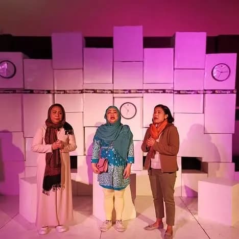 ISSUE 004 @63Kolektib