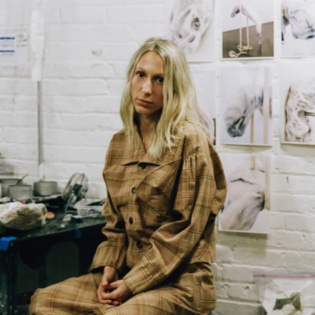 ISSUE 002 @ivana_basic