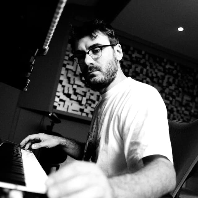 ISSUE 003 @prodbylvnar