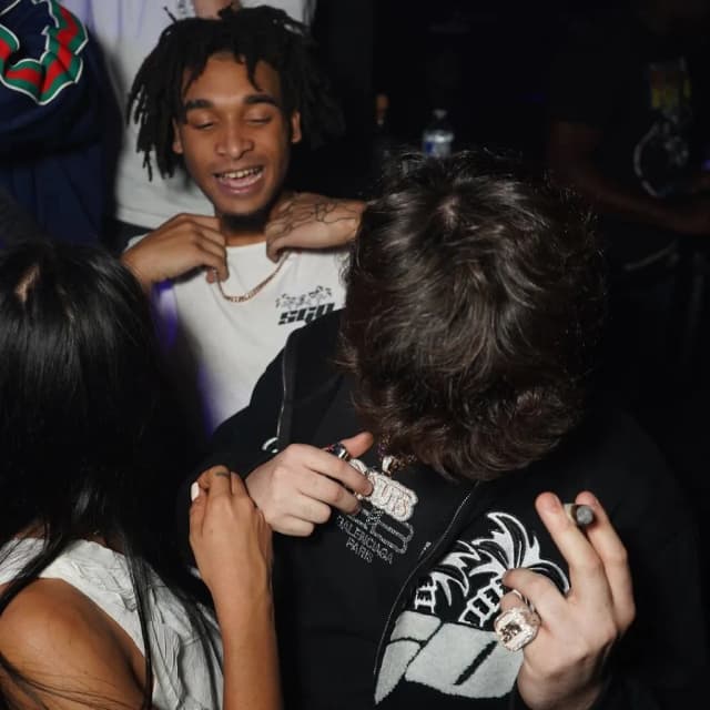 ISSUE 003 @41world__