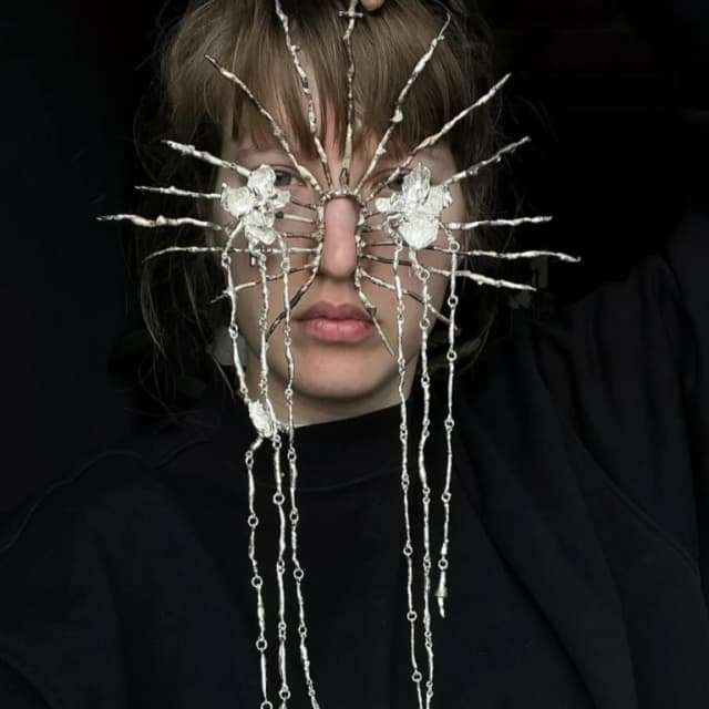 ISSUE 002 @claudia.lepik