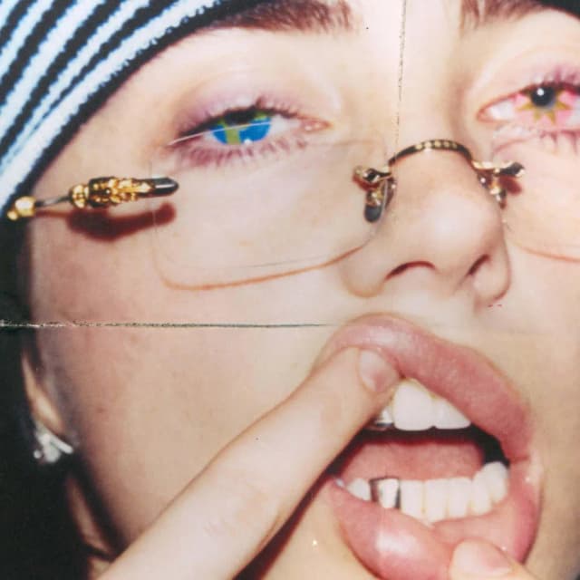 ISSUE 003 @billieeilish
