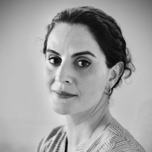 ISSUE 004 @Nada Raza