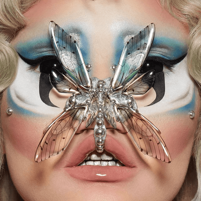 ISSUE 001 @isshehungry