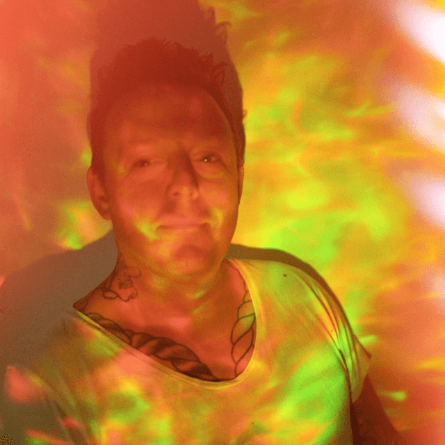 ISSUE 001 @chaosursfischer