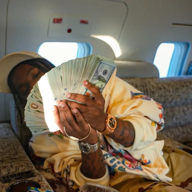 ISSUE 003 @42_dugggg