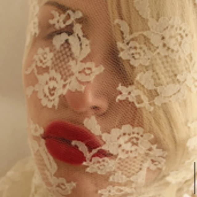 ISSUE 002 @caitlin_boelke