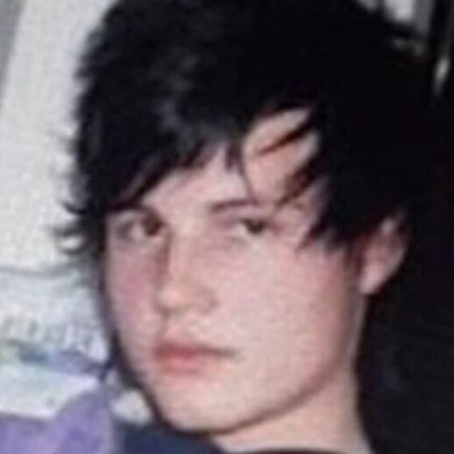 ISSUE 002 @fakethias