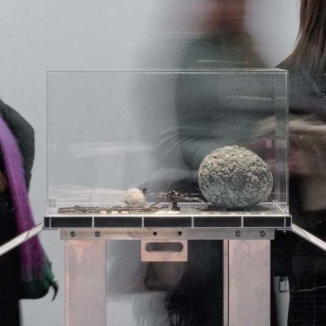 ISSUE 005 @aauanastas