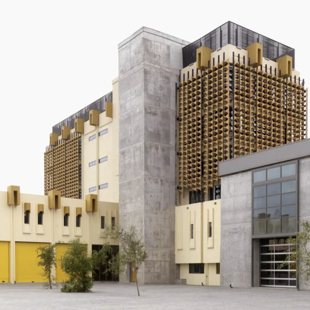 ISSUE 004 @Doha Fire Station Arts Intensive Study Program